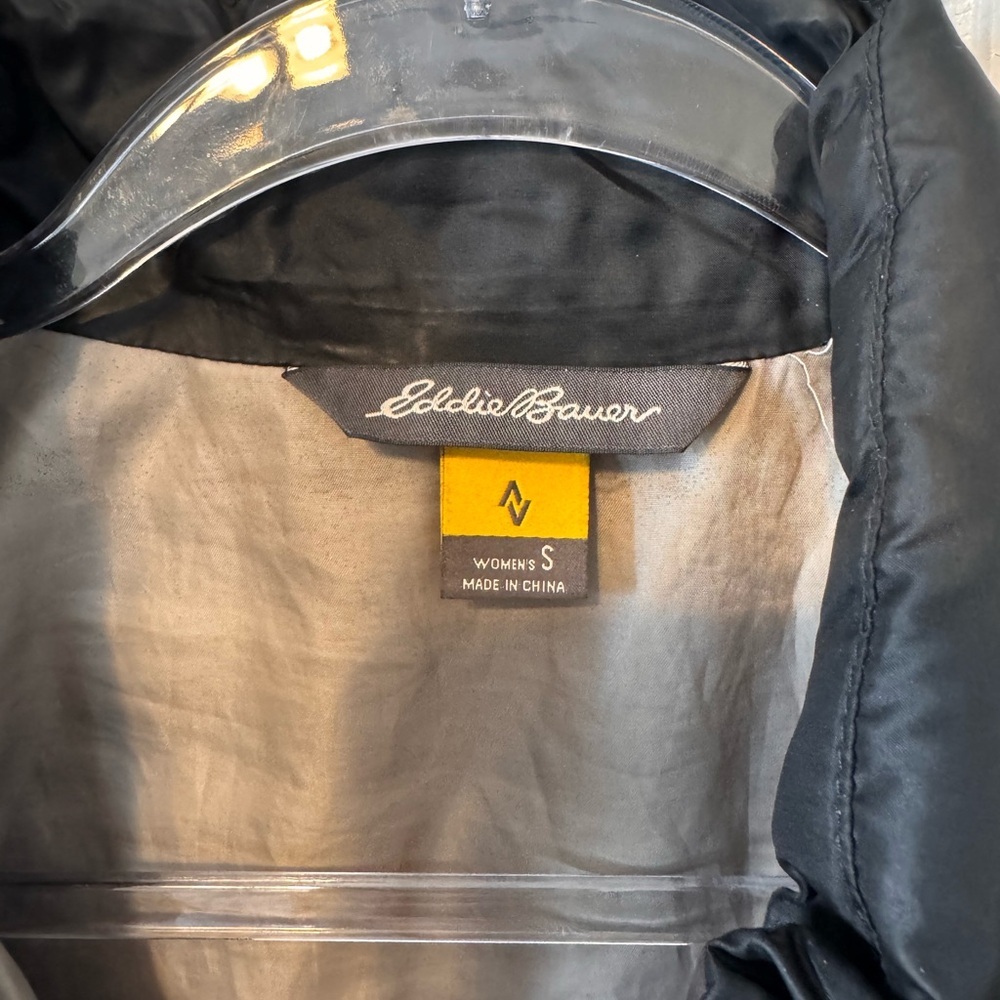 Eddie Bauer Women’s Black Puffer Jacket EB700 Series Size Small Broken Zipper - Picture 3 of 13